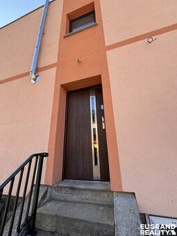 Pronájem slunného bytu 2+1, 70 m² - Rumburk - přízemí s balk