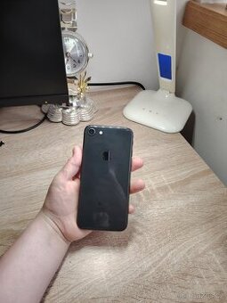 Apple iPhone 8 64gb dobrý stav
