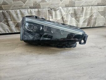 Světlomet přední pravý  LED ŠKODA Scala