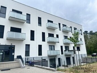 Pronájem nového bytu 2+kk s balkonem a parkovacím stáním v D