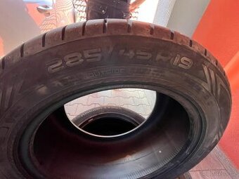 285/45/R19 - 1