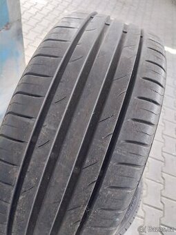 Prodám 2 x letní pneu Nexen 215/45/17