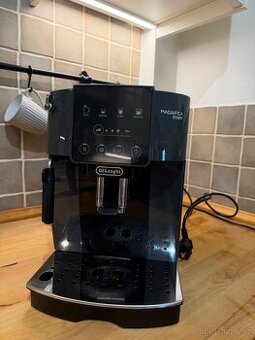 Kávovar De'Longhi Magnifica Start