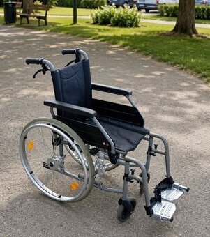Invalidní vozík bržděný B+B šířka sedu 40cm