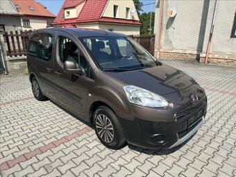 Nabízíme Peugeot Partner Tepee 1.6 72kW 2014 145223km TAŽNÉ