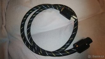 Prodám výborný napájecí kabel k zesilovači 16A/250v o délce
