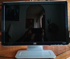 LCD monitor HP Pavilion W1907 - TOP stav