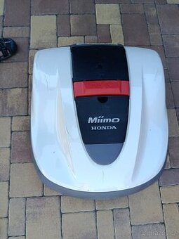 Prodám robotickou sekačku HONDA Miimo HRM310 K1