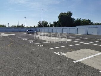 Milovice - pronájem parkovacího stání 15 m2, okr. Nymburk