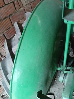 Prodám blatníky - Lízatka na ZETOR25N