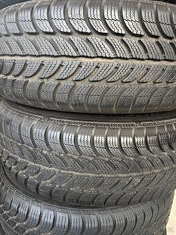 195/65R15 zánovní zimní pneu vzorek 8,5mm