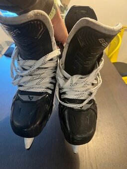 Brusle Bauer Supreme Shadows 8,5 Fit 2