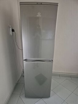 Lednička s mrazakem