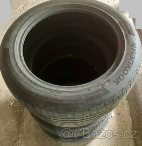 Prodám čtyři letní pneu Hankook 235/55 R19 101Y