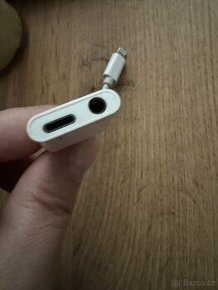 Apple iPhone konektor pro sluchadla