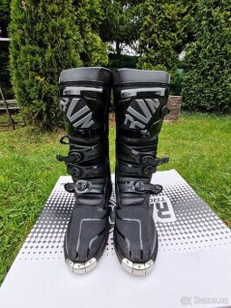Boty na motokros