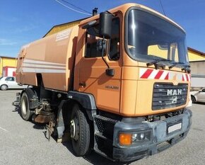 6m3/14.5t zameták Bucher pravostranné řízení MAN