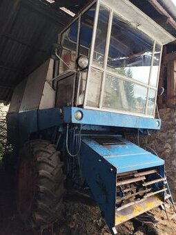 Obilní kombajn Fortschritt E 512