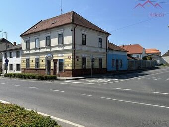 Prodej rohovoého domu - kombinace podnikání a bydlení ( 947 - 1