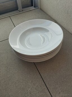 Prodám talíře z restaurace - 1