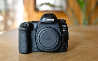 Canon 5D Mark IV