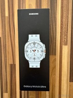 Samsung Galaxy Watch Ultra + řemínek, obal a sklo