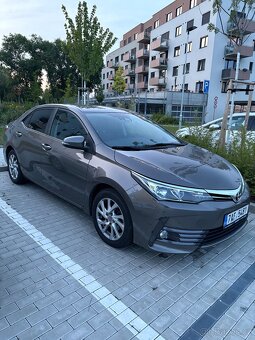Toyota Corolla sedan 1.6 LPG Automat