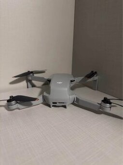 DJI Mini 4K dron