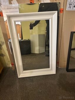 Hezké zrcadlo v bílém rámu IKEA TOFTBYN 65x85
