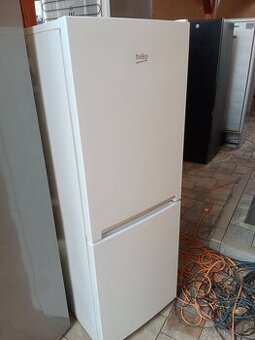 Lednice s mrazakem Beko A++