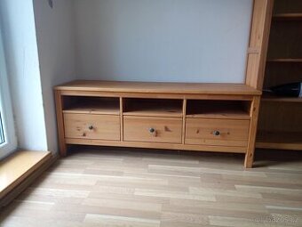 TV stolek Hemnes