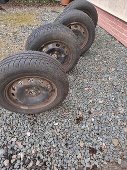 Zimní pneu Barum Polaris 3 - 195/65 R15, plechové disky