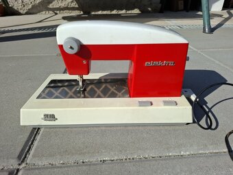 Dětský šicí stroj