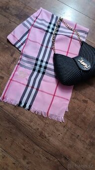 Růžová Burrbery velká šála, nová