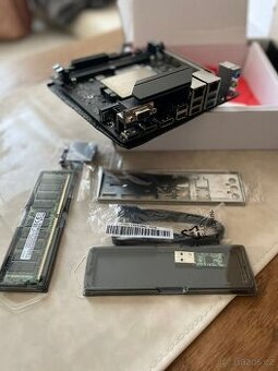 Mini-ITX+Intel Core+RAM+SSD