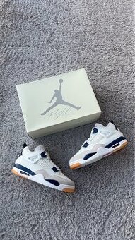 Air Jordan 4 SB Navy