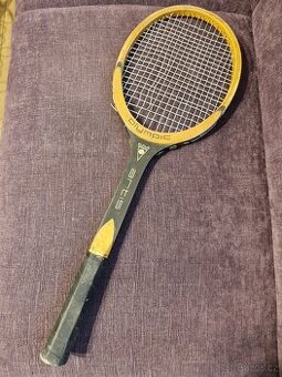 Starožitná tenisová raketa