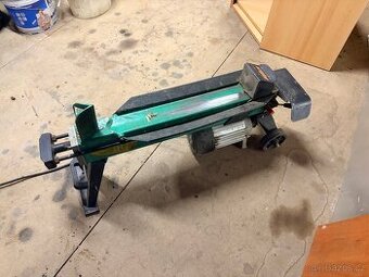 Štípačka na dříví