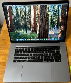 MacBook Pro 2019 15 palců - 256 GB