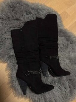 Dámské kozačky na podpatku