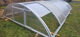 Zastřešení bazénu