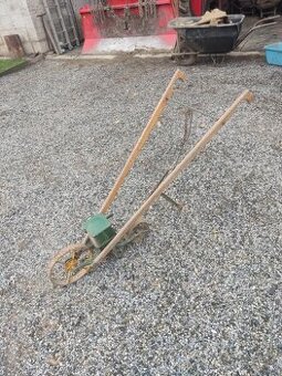 Secí masinka na řepu