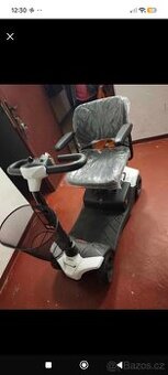 Elektrická čtyřkolka pro seniory