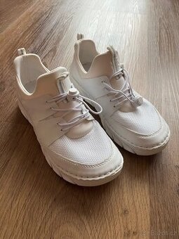 Prodám dámské vycházkové boty