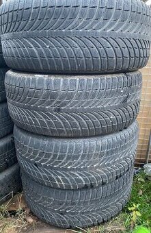 Zimní R19 255/50 R19 Michelin vzorek kolem 5mm.Levně