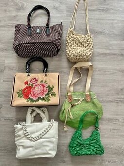 set dámských kabelek