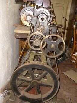 Prodám historický soustruh