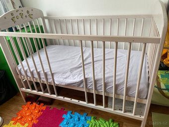 Dětská postýlka s matrací