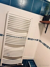 Koupelnový bílý radiátor/žebřík 140 x 60 cm