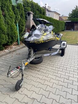 VODNÍ SKÚTR SEA DOO SPARK 3UP